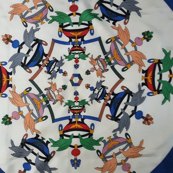 Cartier Authentic Vintage Silk Twill Bird Bath Theme Scarf/Wrap - Picture 2 of 5